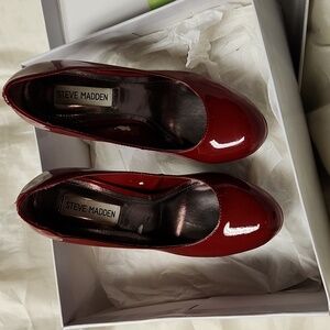 A181 Steve Madden 5" blood red